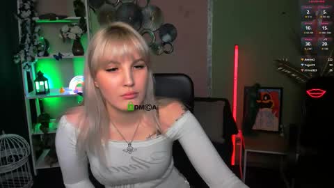 Snapshot of dakota_simple chatting on December 22, 2025, 10:34 am Dakota online show from December 22, 2025, 10:34 am