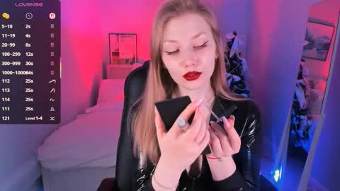 Snapshot of dakotamabs chatting on December 15, 2025, 8:18 am Dakota online show from December 15, 2025, 8:18 am