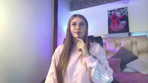 dakotarobbins_ online show from March 7, 2025, 8:44 pm