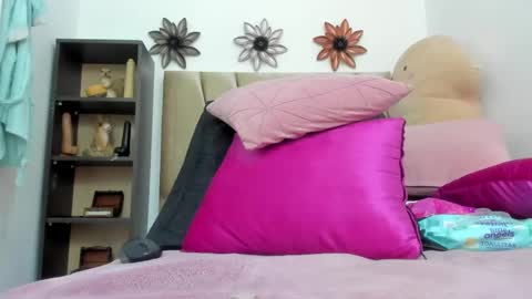  Ren  online show from February 16, 2025, 5:15 am