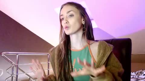 Dalia  online show from December 14, 2024, 10:24 am