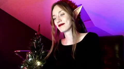 Dalia  online show from December 24, 2024, 2:22 pm