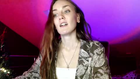 Dalia  online show from January 4, 2025, 1:42 pm