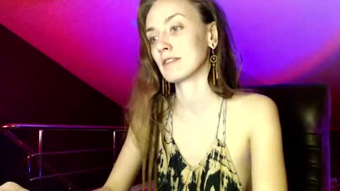 Dalia  online show from January 10, 2025, 1:52 pm