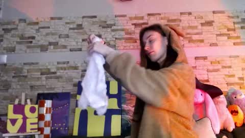 Dalia  online show from October 29, 2025, 9:33 am