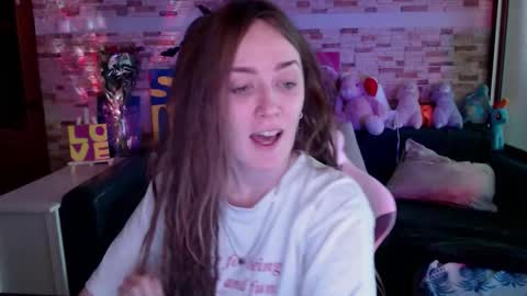 Dalia  online show from November 23, 2025, 9:53 am