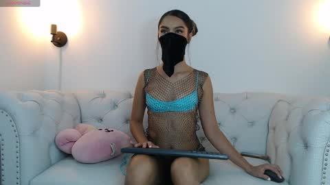 Dalila Ali  online show from March 31, 2026, 10:10 pm