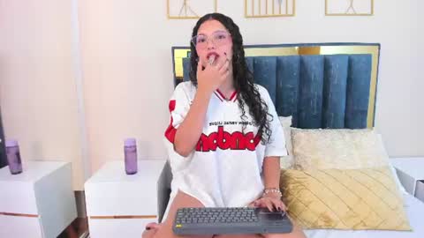 Snapshot of daliluu chatting on July 8, 2026, 8:24 pm Dali Luu online show from July 8, 2026, 8:24 pm