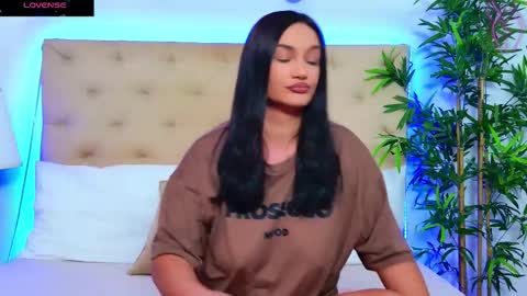 daliyaa_ online show from September 20, 2025, 8:37 am