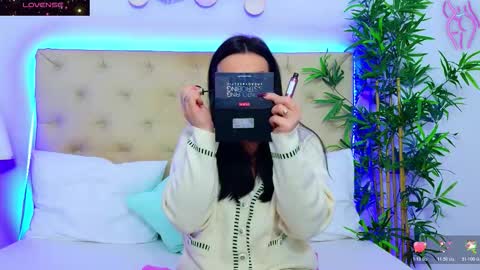 daliyaa_ online show from November 13, 2025, 12:37 pm