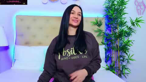 daliyaa_ online show from November 15, 2025, 11:29 am