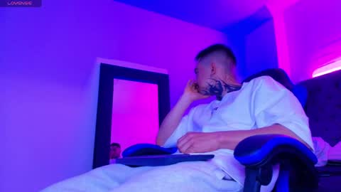 Dallas whitee online show from March 29, 2026, 12:49 pm