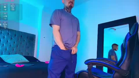 Snapshot of dallas_whitee chatting on July 15, 2026, 8:36 pm Dallas whitee online show from July 15, 2026, 8:36 pm