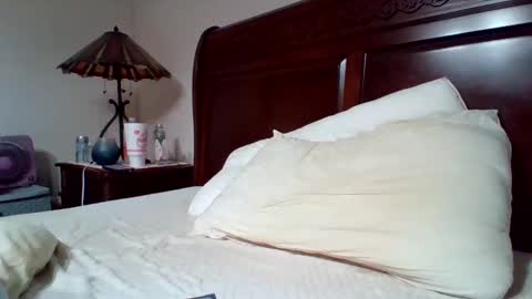 dallastxguy74 online show from October 29, 2025, 11:34 am