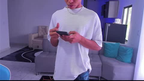 damar_felipe online show from February 16, 2025, 3:38 pm