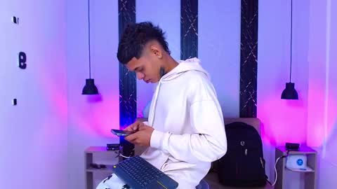 damar_felipe online show from October 11, 2025, 4:33 am