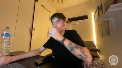 OnlyEry online show from October 21, 2025, 6:08 pm