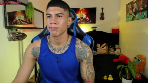 Snapshot of damian_latinxxx chatting on May 15, 2026, 4:41 am Damian online show from May 15, 2026, 4:41 am