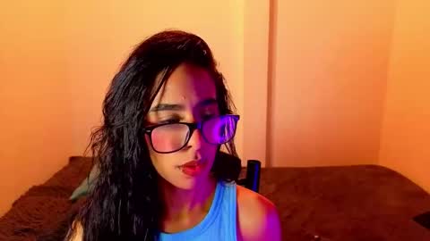 Snapshot of damian_n_lissa chatting on May 4, 2026, 11:12 pm damian_n_lissa online show from May 4, 2026, 11:12 pm
