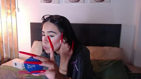 Snapshot of damian_n_lissa chatting on May 7, 2026, 1:22 am damian_n_lissa online show from May 7, 2026, 1:22 am