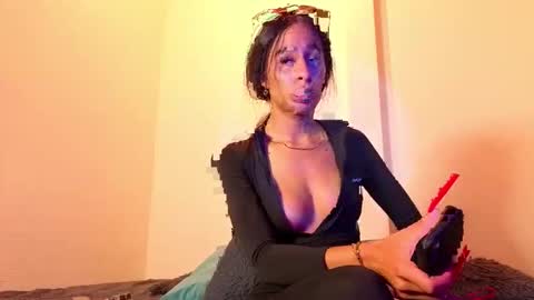 Snapshot of damian_n_lissa chatting on May 11, 2026, 12:05 am damian_n_lissa online show from May 11, 2026, 12:05 am