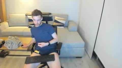 Snapshot of damiano007 chatting on February 12, 2025, 9:22 pm CockandLoad online show from February 12, 2025, 9:22 pm