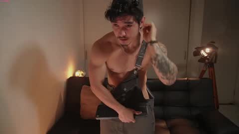 insta damn8   --------  online show from September 26, 2025, 11:53 pm