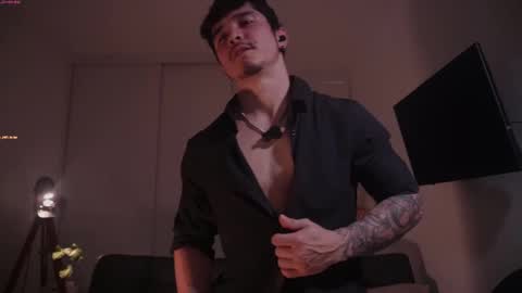 insta damn8   --------  online show from November 19, 2025, 11:27 pm