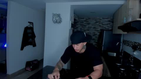 INSTAGRAM  DAMMIANMILLEROFICIAL online show from February 13, 2026, 7:21 pm