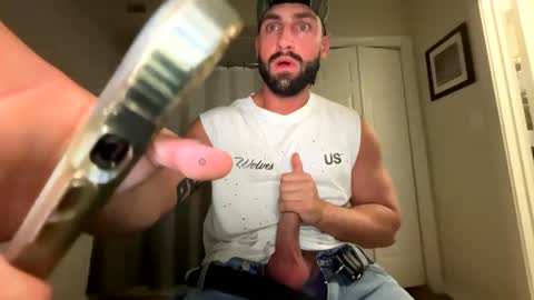 Snapshot of damnimhandsome25 chatting on February 15, 2025, 12:04 am Clyde online show from February 15, 2025, 12:04 am