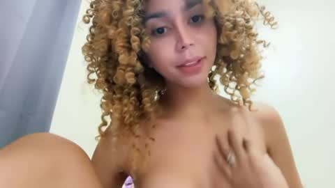 Snapshot of damnperfectxx chatting on February 23, 2026, 3:48 am damnperfectxx online show from February 23, 2026, 3:48 am