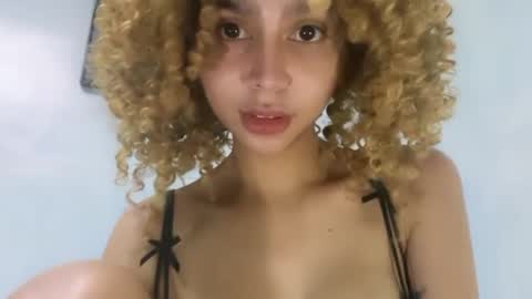 damnperfectxx online show from April 15, 2026, 3:02 am