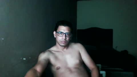 Snapshot of damnsexy0102 chatting on October 25, 2025, 11:07 am DamnSexy0102 online show from October 25, 2025, 11:07 am