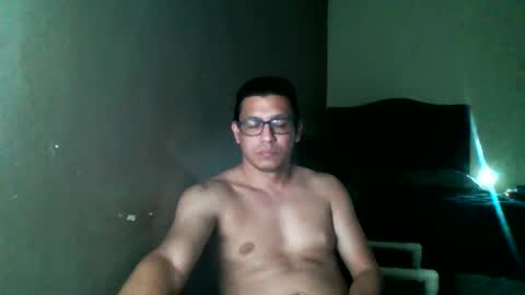 Snapshot of damnsexy0102 chatting on December 23, 2025, 4:54 am DamnSexy0102 online show from December 23, 2025, 4:54 am