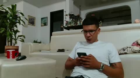 damyan_2003 online show from March 7, 2026, 12:02 pm