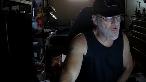 Snapshot of dan137111 chatting on August 1, 2026, 5:01 pm dan137111 online show from August 1, 2026, 5:01 pm