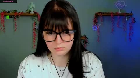 dana_cute1_ online show from May 13, 2026, 8:55 am