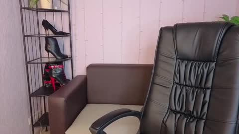 Dana Dom online show from March 27, 2026, 3:01 am