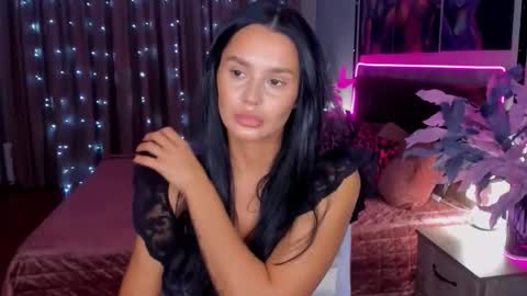 DanaMiers online show from November 17, 2025, 3:45 am