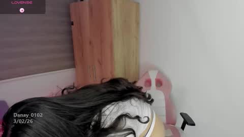 danay_01 online show from February 5, 2026, 10:25 pm