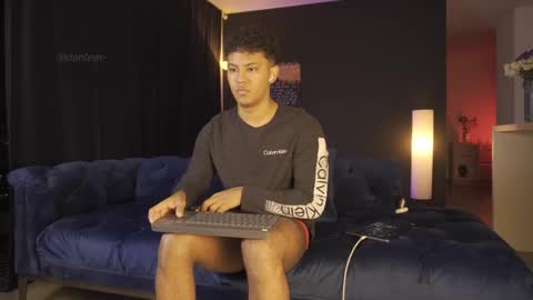 Dante  Pablo Danblo Independent models online show from November 23, 2025, 3:39 am