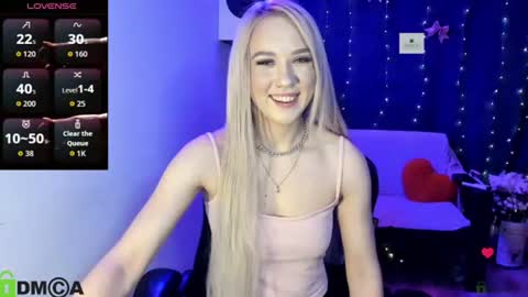 Snapshot of dances_queen chatting on June 10, 2026, 7:07 am dances_queen online show from June 10, 2026, 7:07 am