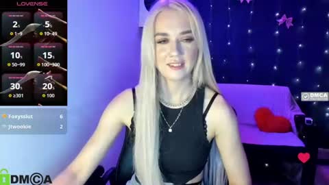 Snapshot of dances_queen chatting on June 27, 2026, 7:13 am dances_queen online show from June 27, 2026, 7:13 am