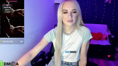 Snapshot of dances_queen chatting on July 15, 2026, 7:13 am dances_queen online show from July 15, 2026, 7:13 am