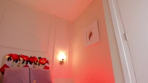 Hi I am Dani online show from December 4, 2024, 2:59 pm