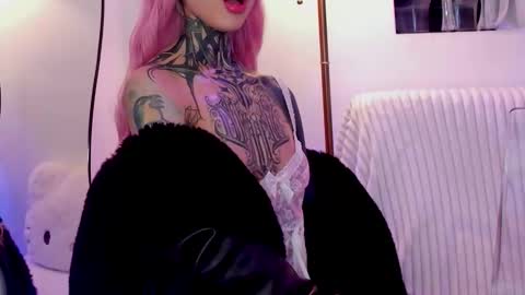 Snapshot of dani_valen chatting on December 4, 2025, 11:46 pm Dani online show from December 4, 2025, 11:46 pm