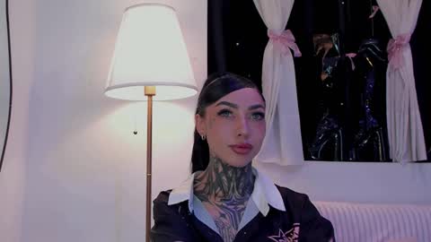 Snapshot of dani_valen chatting on December 16, 2025, 12:48 am Dani online show from December 16, 2025, 12:48 am