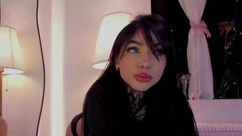 Snapshot of dani_valen chatting on December 18, 2025, 10:16 pm Dani online show from December 18, 2025, 10:16 pm