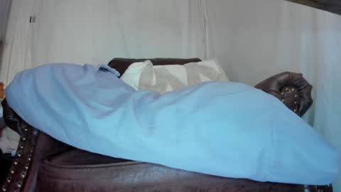 danidollxxx online show from December 27, 2024, 2:47 am