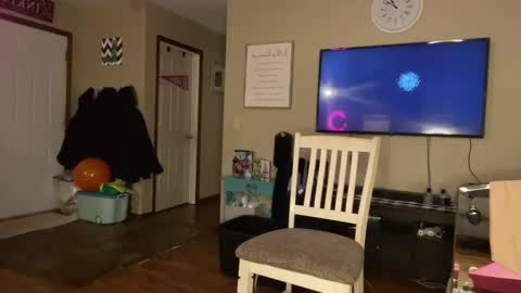 Snapshot of danidragon69 chatting on December 8, 2024, 7:15 am Dani Dragon online show from December 8, 2024, 7:15 am